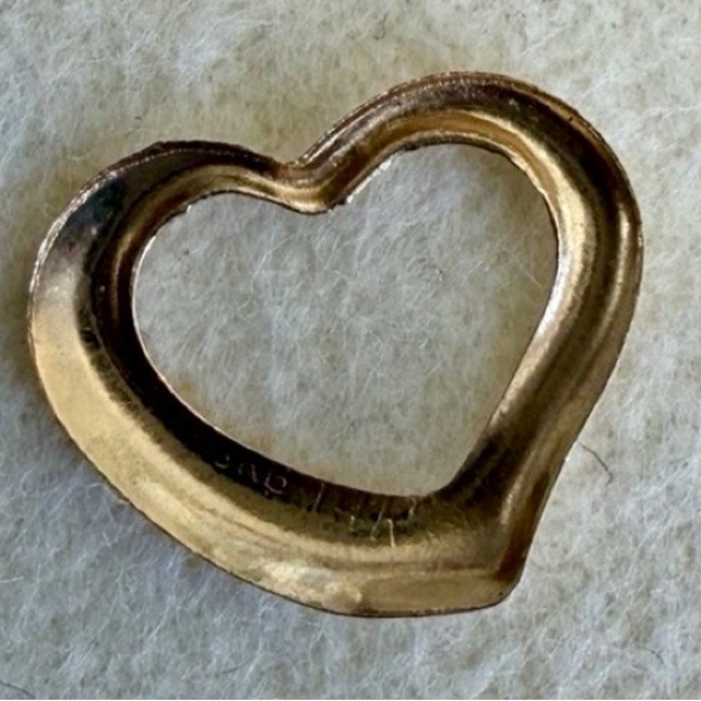 14K Yellow Gold Classic Polished Fine Jewelry Heart Shaped Pendant - Picture 3 of 5